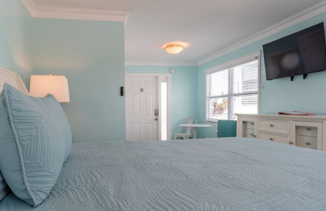 Flamingo Inn - Photo 30
