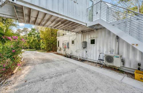 Upcycled Shipping Containers Transformed into a Glamping Home for a Unique Florida Vacation - Foto 70