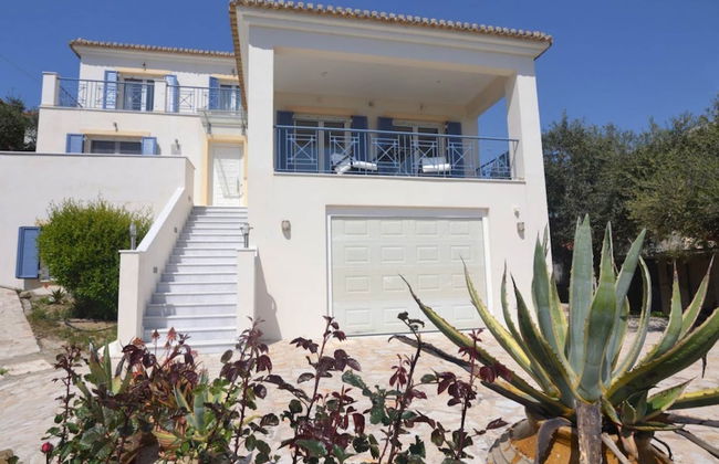 Villa in Finikounta Near Sandy Beach - Photo 12