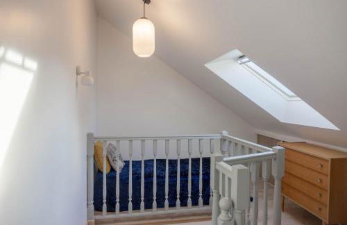 La Maison de Jeanne - Cœur Historique d'Orléans avec parkings privés - classée 3 étoiles - Foto 6