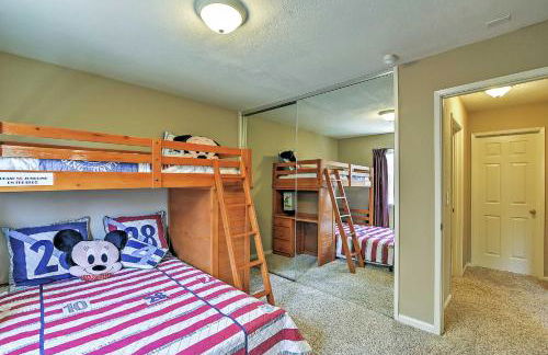 Waterfront Discovery Bay Home Outdoor Bar and Dock - Foto 17