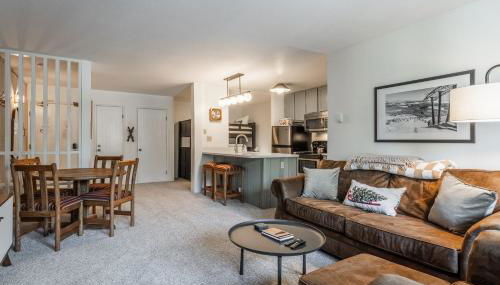 Crestview #3 bldg C 1 Bedroom plus Den / 2 Bathroom, close to town shuttle and short walk to village - Foto 1