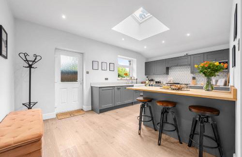 Relax at Little Hawkcliffe - Photo 16