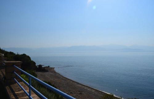 Alexandros Beachfront Apartments near Petalidi with Private Sunbeds & Sea View - Foto 48