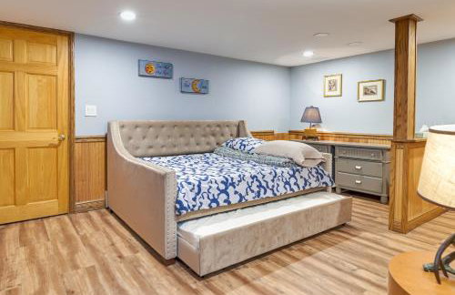 Adirondack Retreat with Heated Pool and Scenic Views! - Foto 23