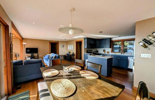 Charming Waterfront Sea Cottage with Private Beach near Bar Harbor, Hancock Maine - Photo 12