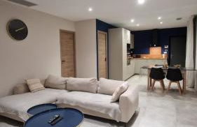 SUPERBE APPARTEMENT porte de la Cité Médiévale à SOMMIERES entièrement rénové très bien équipé 6 pers balcon clim parking privé devant - Foto 1