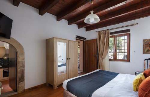 Captain's Hyatt - Photo 16