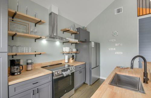 Pool Access, Deck and Patio Bolivar Peninsula Gem - Foto 8