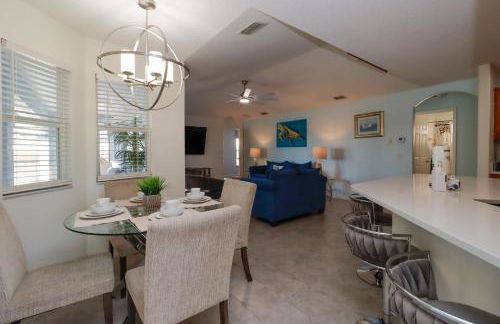 Ultimate Family Escape Near Disney - Sparkling Pool, Hot Tub & Epic Private Movie Room - Foto 42