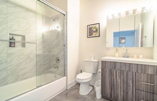 Spacious 2BR South Loop with Skyline view, Optional Parking and Gym Access Near McCormick Place and Soldier Field - Foto 17