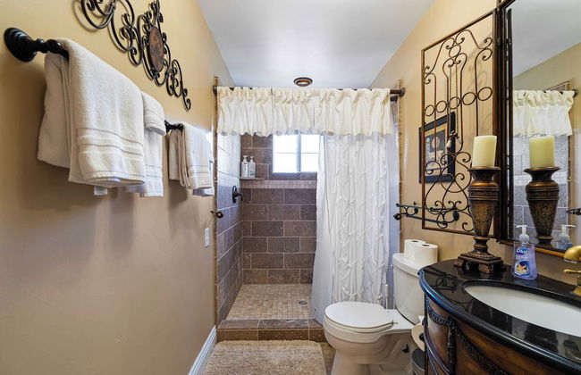 Victorian Manor In Paso Robles Wine Country + Pool, Hot Tub, Firepit, Tennis Court Sleeps 28 - Photo 60