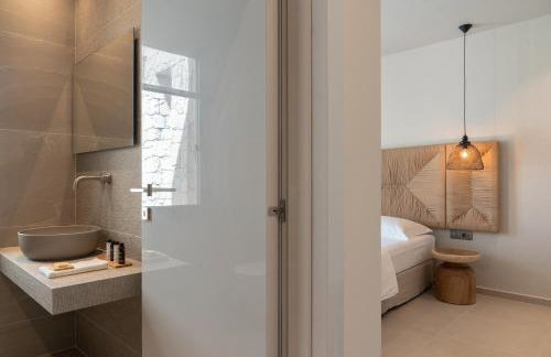 Amalthia Villa, Heated Pool & Walk to the Beach, By ThinkVilla - Photo 33