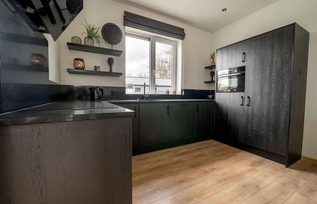 Luxury Villa With Dishwasher - Photo 10