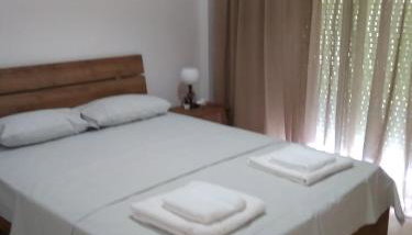 Gorginas Home - Photo 5