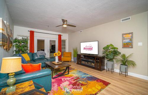 Color Pop by the Pool! - Foto 10