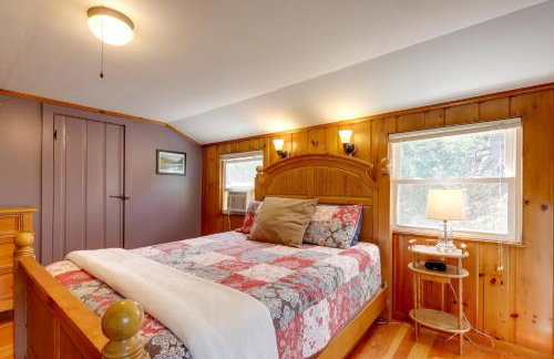Franconia Escape on Half Acre w/ Fire Pit & Deck! - Foto 12