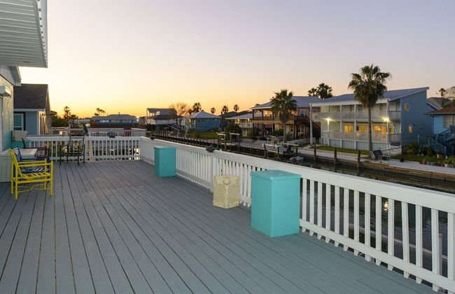 Dolphin Paradise - Photo 14