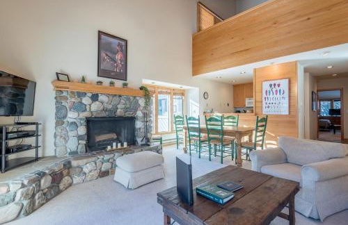 Greyhawk Condo 09 - Photo 1