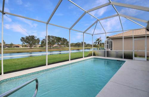Serene pool home in the exclusive Heritage Oaks Golf & Country Club - Foto 24
