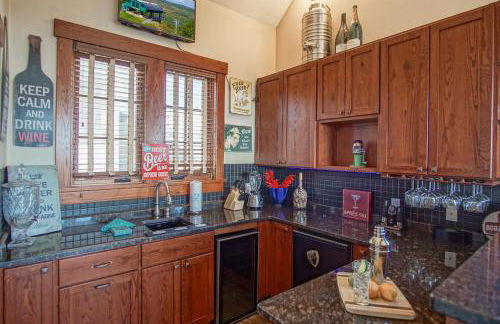 Slope side 8 BR at Sanctuary Majestic Mountain Top Estate 4800 square feet of quality sleeps 16 - Foto 28