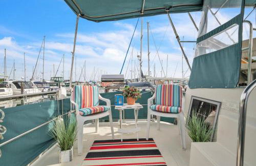 Luxury 2BR Yacht • Marina Views • WiFi - Foto 14