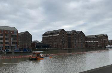 1 bed river apartment on the docks - Foto 2