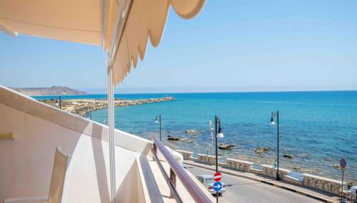 Terrazza finemente ristrutturata di fronte al mare - Foto 3