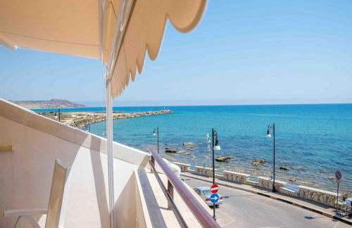 Terrazza finemente ristrutturata di fronte al mare - Foto 3