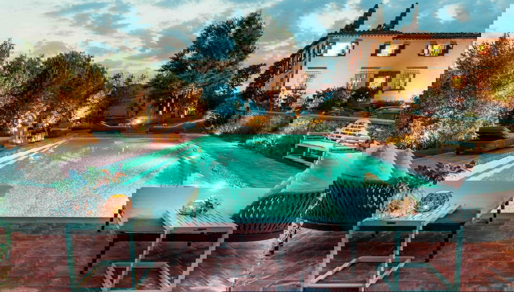 VILLA IL CASTELLO Vibrant Sanctuary of Enchanting Colours - Foto 1, Habitación