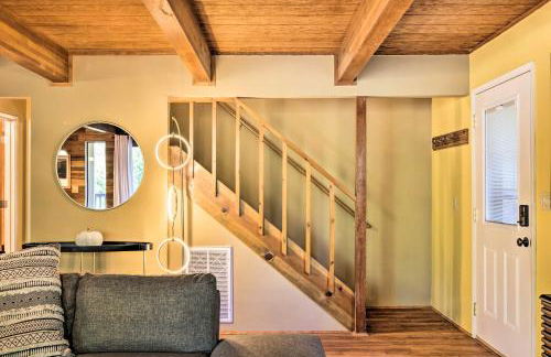 Spacious Groveland Cabin with Wraparound Deck! - Foto 4