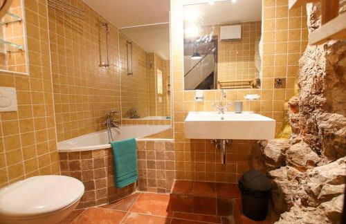 ROCHE-Rock in the heart of the Old Town - Foto 54