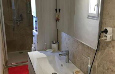 FLC - Large Charming House - Swimming Pool - Foto 44