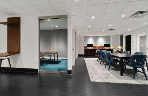 FiDi 1 BR w Work Setup by Anyplace - 11718 - Foto 19