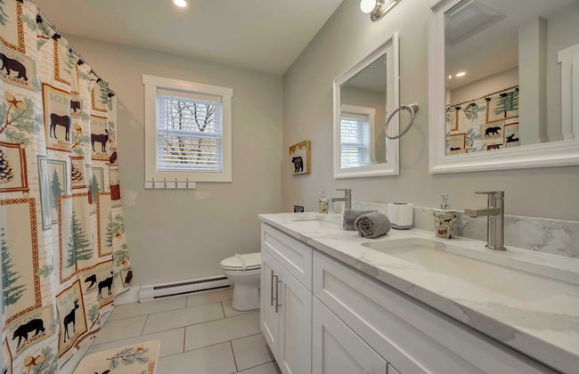 Bear Creek Bliss by Avantstay Sleeps 16 + Game Room, Deck, Fire Pit! - Foto 12