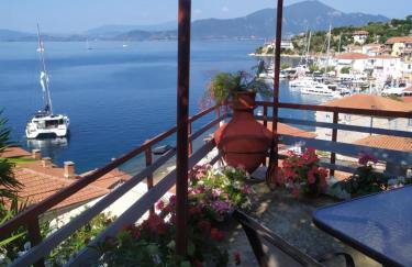 Georgia's - Photo 36