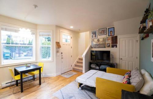 Adorable Cozy House with Parking and Loft! - Foto 17