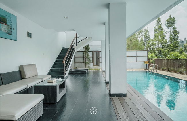 Chamomile Hill View 6BR Villa pool and movie room - Photo 23