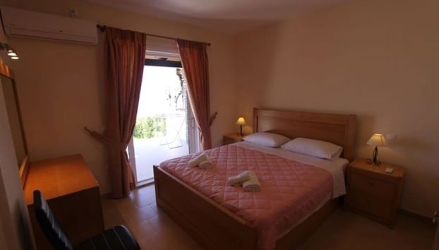 Menigos AB4G no50 Beachfront 2 Bdr Apt - Foto 2, Habitación