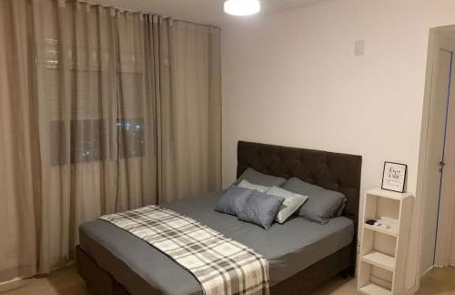 Complete and spacious apartment with garage and swimming pool - Foto 9