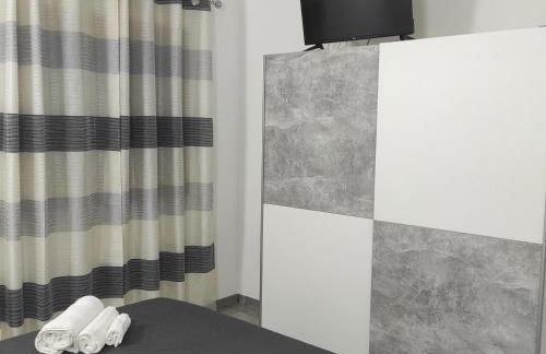 Villa Hippodrom-INDEPENDENT VILLA WITH POOL - Photo 6