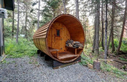 Hanging Glacier Chalet - Photo 12