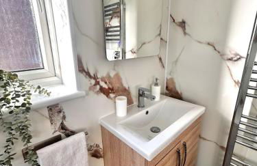 3 Bedroom House- Sleeps 5- Pool Table and Driveway - Foto 25