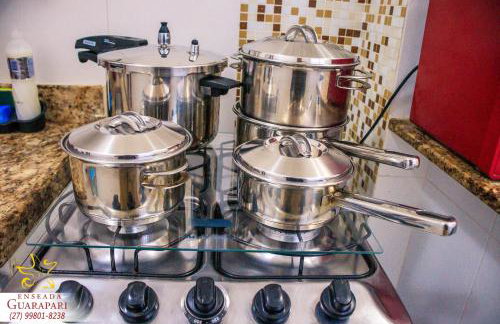 MAIOR NOTA - 2 Quartos com AR CONDICIONADOS SPLIT, Air Fryer, Wi-Fi, Disney Plus, Star Plus, HBO Max, Cadeiras de Praia, Caixa Térmica, Churrasqueira, Rede para Descanso e Chuveirão - 8 pessoas - CONFORTO Máximo - Melhor Localização!! - Photo 22