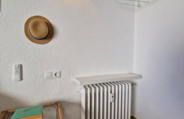 Azul - Estudio con vistas al mar, piscina y acceso directo a la playa by Redi - Photo 17