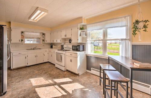 Quiet Elizabethville Home with Fire Pit and Views - Foto 10