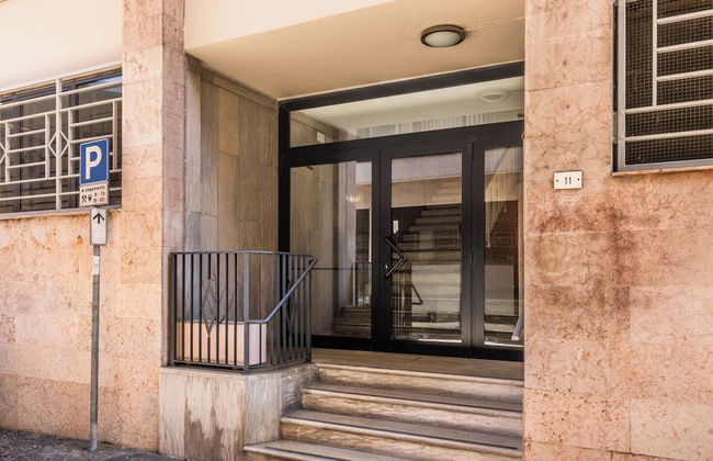 Charming Home - Photo 40