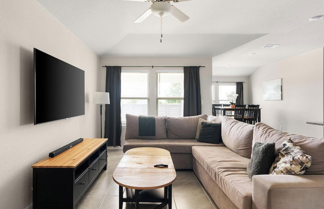 Charming 4BR Spacious Backyard in Hutto - Foto 12