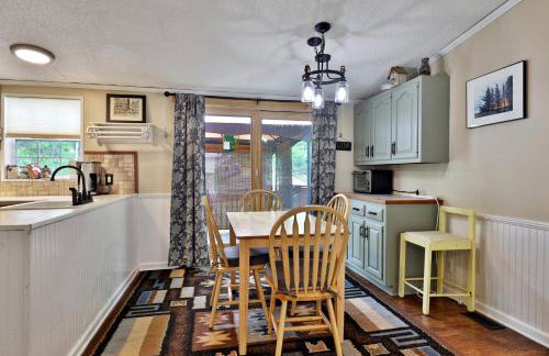 The Bomoseen Bungalow - Vermont Lake House Close to Ski Resorts! Private dock, ski rental ticket deals - Foto 15