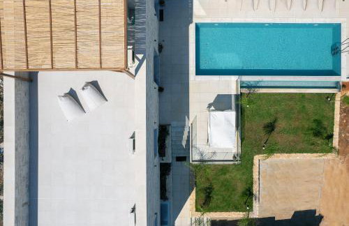 Sorin Villa, boasting Pool & Heated Whirlpool, By ThinkVilla - Foto 9